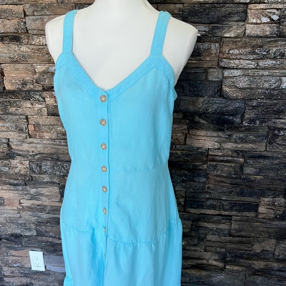 Light Blue Sleeveless Button-Front Maxi Dress - Picture 4 of 8